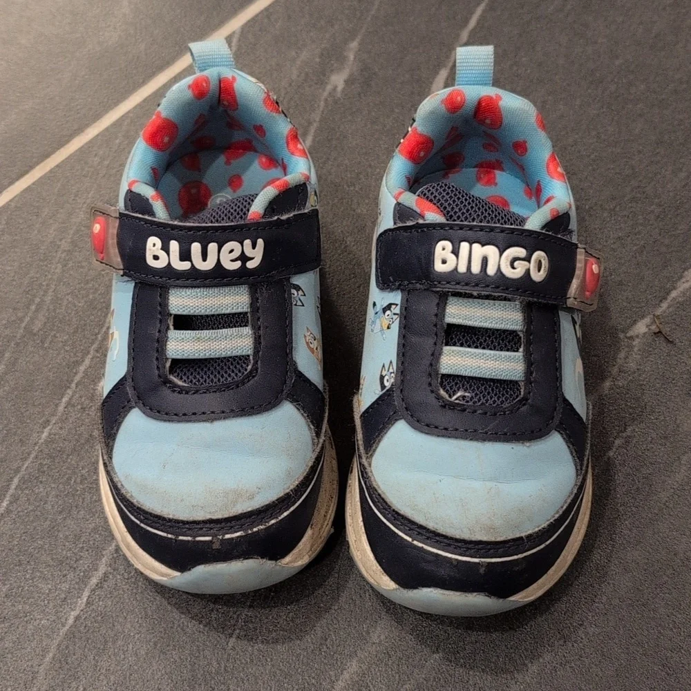 Bluey Lighted Sneaker Toddler Size 8